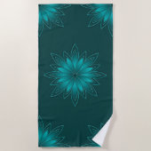 Teal-Blatt-Mandala-Design auf Dunkelcyan Strandtuch (Vorderseite)