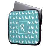 Teal Butterfly and Dragonfly Pattern Monogram Laptopschutzhülle (Vorderseite Links)