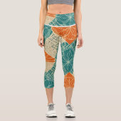Teal, Orange, and Tan Abstract Flowers Capri Leggings (Vorderseite)