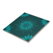 Tealblatt-Mandala-Design auf Dunkelcyan Fliese (Seite)
