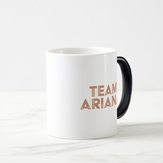 Team Ariana Tasse (VorderseiteRechts)