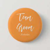 Team Bräutigam Orange Weiße Hochzeits Knopf Button (Vorderseite)