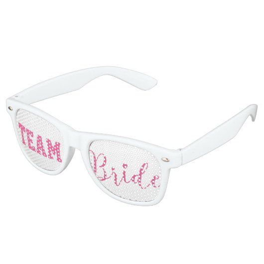 Team Bride Classy Pink Script Partybrille (Schrägansicht)