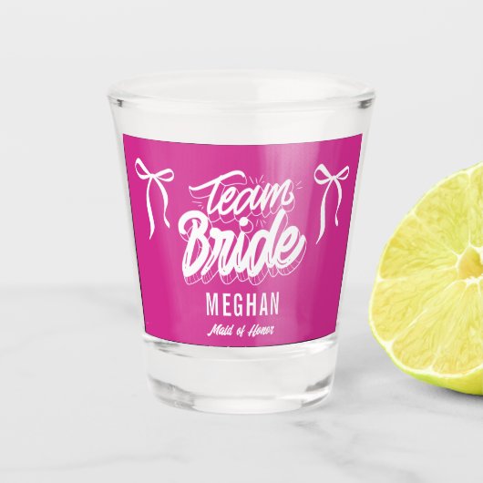 Team Bride Coquette Bow Bridesmaid Wedding Schnapsglas (Vorderseite)