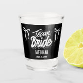 Team Bride Coquette Bow Bridesmaid Wedding Schnapsglas (Vorderseite)