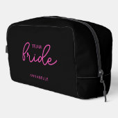 Team Bride Wedding Black and Pink Bachelorette Waschbeutel (Rechte Ecke)