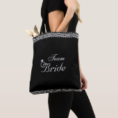 Team Bridge, Diamond Ring & White Lace auf Black Tasche (Von Nahem)