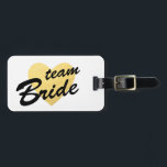 Team Bridge Gepäcktag | goldenes Herz | Brautjungf Gepäckanhänger<br><div class="desc">Die Gepäckmarke der Mannschaft mit einem eleganten goldenen Herz. Mit diesem niedlichen Gepäckanhänger wird Ihre Tasche leicht zu erkennen sein. Personalisieren Sie es mit Ihren Kontaktinformationen.</div>