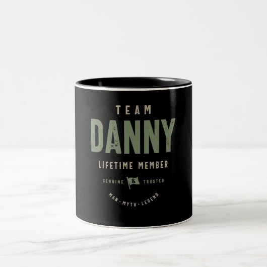 Team Danny Lifetime Personalisiert Name Zweifarbige Tasse (Mittel)