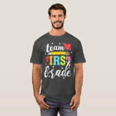 Team Erste Klasse farbenfroh zurück zu den Lehrern T-Shirt (Vorne ganz)