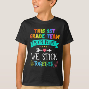 Team Erste Klasse Wir Kleben 100 Tage Schule Kinde T-Shirt