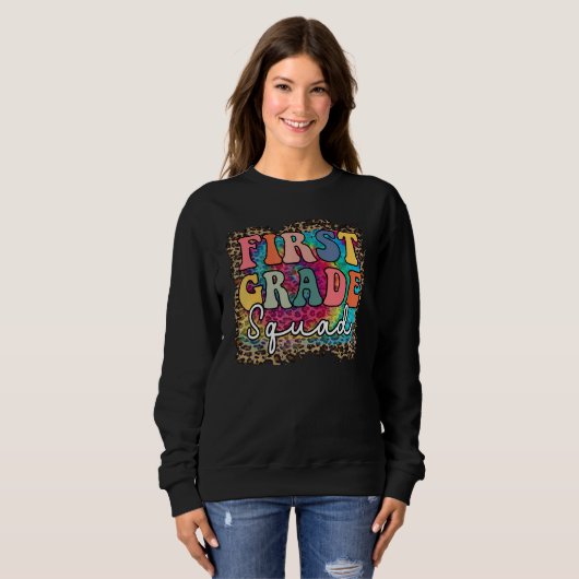 Team First Grade Squad First Day of Back to School Sweatshirt (Vorne ganz)