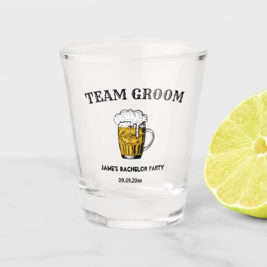 Team Groom Bachelor Trauzeugen Cocktail Party Schnapsglas (Vorderseite)