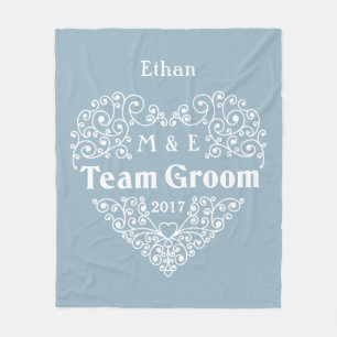Team Groom maßgeschneiderte Monogramme & Jahreszei Fleecedecke