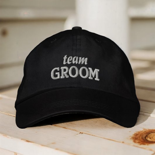 Team Groom Moderne einfache Typografie Hochzeit Bestickte Baseballkappe