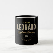 Team Leonard Lifetime Personalisierter Name Zweifarbige Tasse (Mittel)