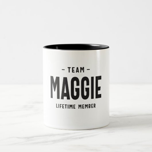 Team Maggie Lifetime Personalisierter Name des Mit Zweifarbige Tasse (Mittel)