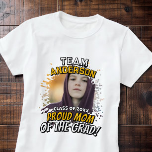 Team [Nachname] Stolze Mutter des Absolventen Foto T-Shirt