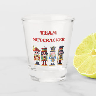 Team     NutcrackerApron Schnapsglas