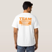 Team Orange personalisierte Familie oder Gruppe T T-Shirt (Schwarz voll)