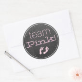 Team Pink Chalkboard- Baby Shower Gender Reveal Runder Aufkleber (Umschlag)