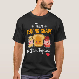 TEAM Second Grade halten wir zusammen vor dem K Le T-Shirt