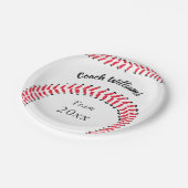 Team und Jahr für den Baseball-Coach-Add-on Pappteller (Schrägansicht)