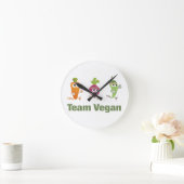 Team Vegan Runde Wanduhr (Zuhause)