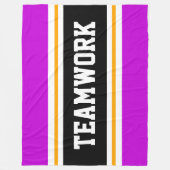 TEAMWORK Sportliche, hellrosa Schwarz-weiße Streif Fleecedecke (Vorderseite)