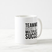 Teamwork teilt die kaffeetasse (VorderseiteRechts)
