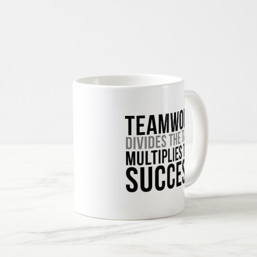 Teamwork teilt die kaffeetasse (VorderseiteRechts)