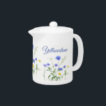 Teapot-Yellowstone-Wildblumen<br><div class="desc">Dieser Teekessel ist in Weiß mit einem schönen Yellowstone-Wildblumen-Druck dargestellt. Kleine Größe angezeigt. Passen Sie dieses Objekt an oder kaufen Sie, wie es ist.</div>