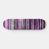 Tech Decode - Schwarz und Weiß auf Magenta Skateboard (Horizontal)