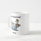 Technik-Support-Cartoon-Mann Kaffeetasse (Vorderseite Links)