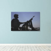 Techniker bemannt ein Maschinengewehr M240 im Irak Leinwanddruck (Insitu (Holzboden))