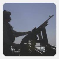 Techniker bemannt ein Maschinengewehr M240 im Irak
