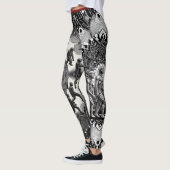 Technische Evolution: Futuristische Schwarz-Weiß-K Leggings (Links)