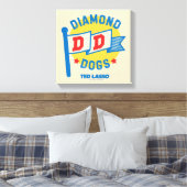 Ted Lasso | Diamond Dogs Pennant Graphic Leinwanddruck (Insitu (Schlafzimmer))