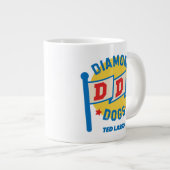 Ted Lasso | Diamond Hogs Pennant Graphic Jumbo-Tasse (Vorderseite Rechts)