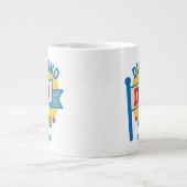 Ted Lasso | Diamond Hogs Pennant Graphic Jumbo-Tasse (Vorderseite)
