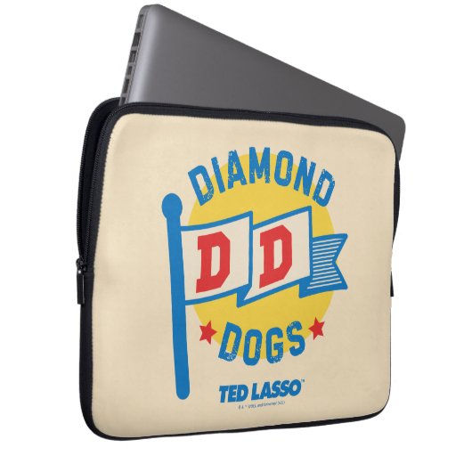 Ted Lasso | Diamond Hogs Pennant Graphic Laptopschutzhülle (Vorne Rechts)