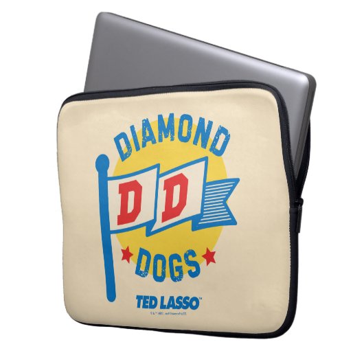 Ted Lasso | Diamond Hogs Pennant Graphic Laptopschutzhülle (Vorderseite Links)