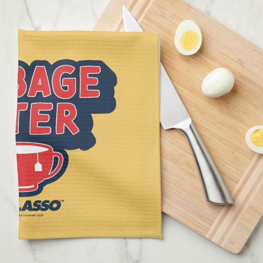 Ted Lasso | Garbage Water Tea Graphic Geschirrtuch (Viertel Falte)