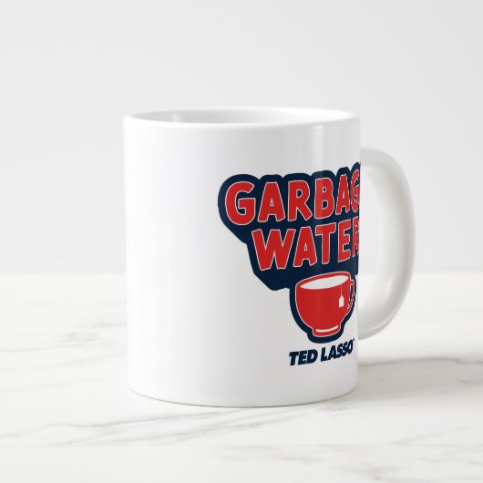 Ted Lasso | Garbage Water Tea Graphic Jumbo-Tasse (Vorderseite Rechts)