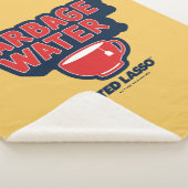 Ted Lasso | Garbage Water Tea Graphic Sherpadecke (3/4)