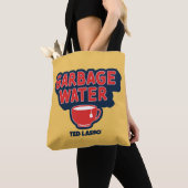 Ted Lasso | Garbage Water Tea Graphic Tasche (Von Nahem)