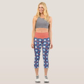 Ted Lasso | Gesichts- und Kugelmuster Capri Leggings (Vorderseite)