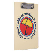 Ted Lasso | Shouldn't Bring Umbrella To Brainstorm Klemmbrett (Rechts)