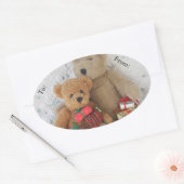 Teddy Bären mit Weihnachtsgeschenke Ovaler Aufkleber (Umschlag)