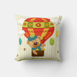 Teddy Bear Balloon Ride Kissen